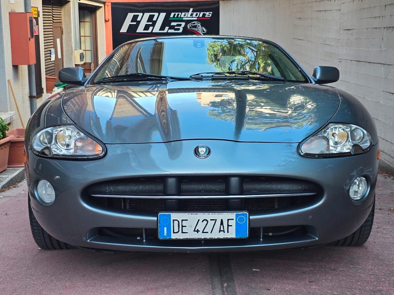 Jaguar XK XK8 4.2 V8 Coupé