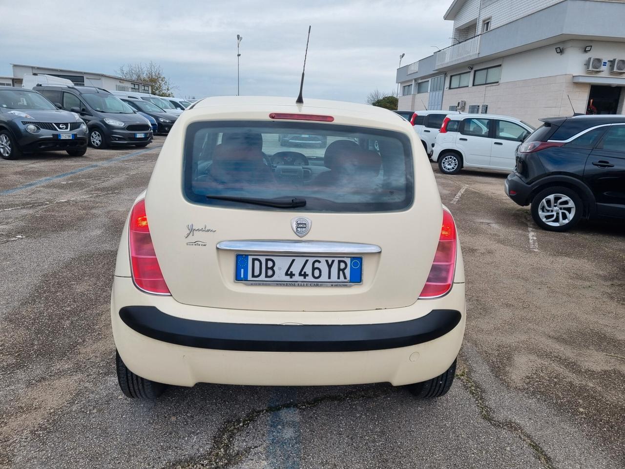 Lancia Ypsilon 1.2 16V Oro