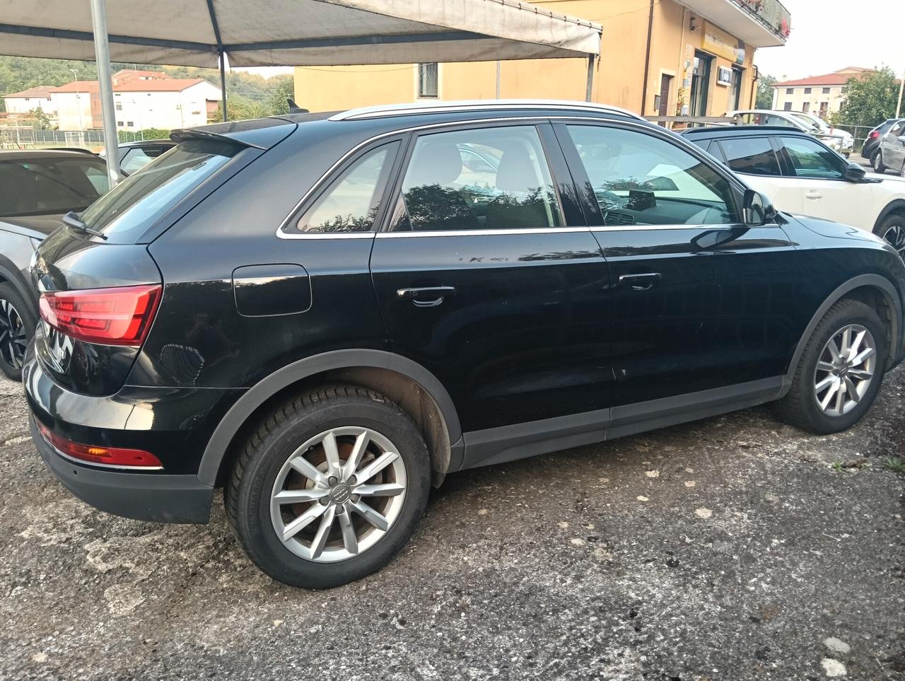 Audi Q3 2.0 TDI 120 CV Business