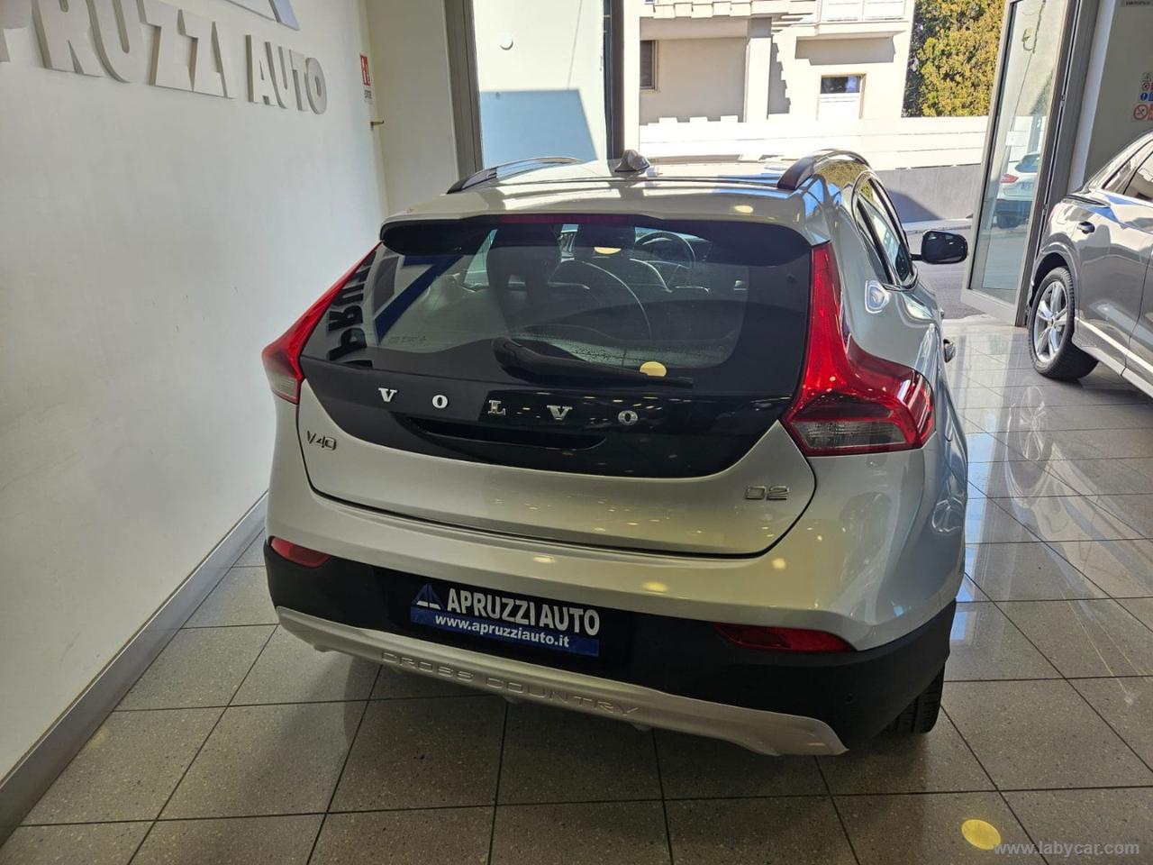 VOLVO V40 Cross Country D2 1.6 P.sh. Momentum
