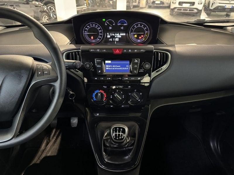 Lancia Ypsilon 1.0 FireFly 70cv Hybrid Silver