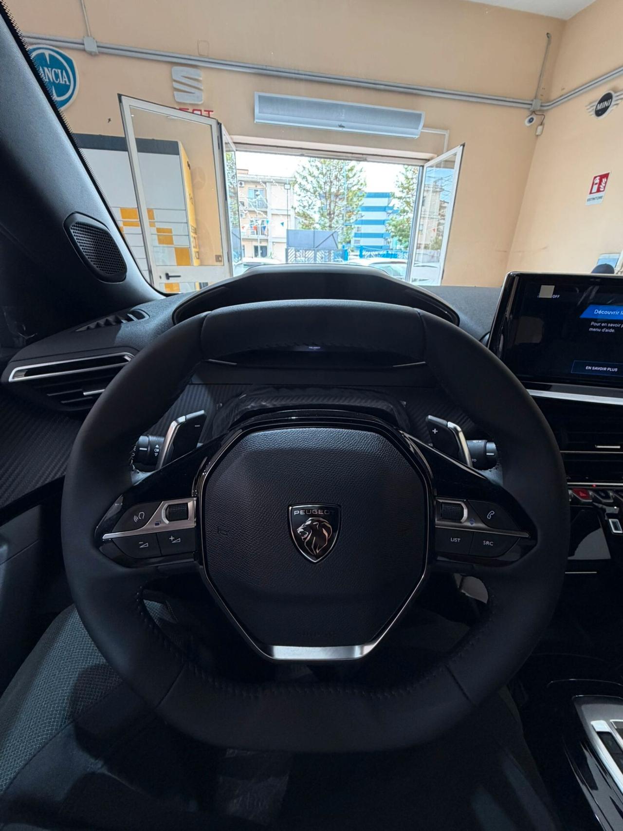 Peugeot 2008 Hybrid 145 e-DCS6 Allure