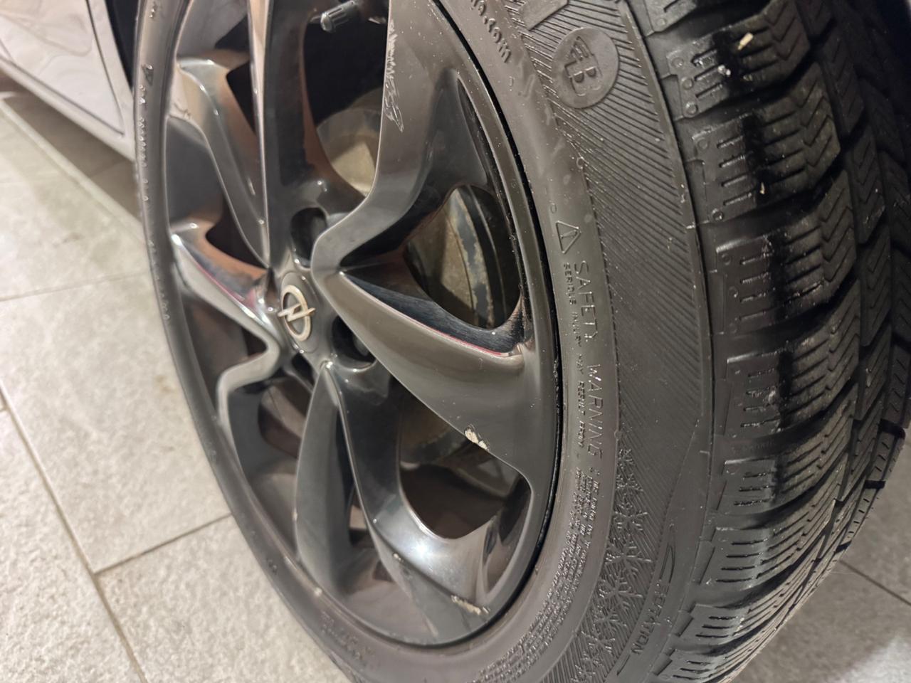 Opel Corsa 1.4 90CV GPL Tech 5 porte b-Color