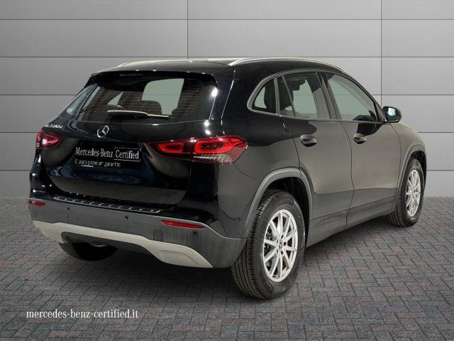 MERCEDES-BENZ GLA 180 d Automatic Business Extra