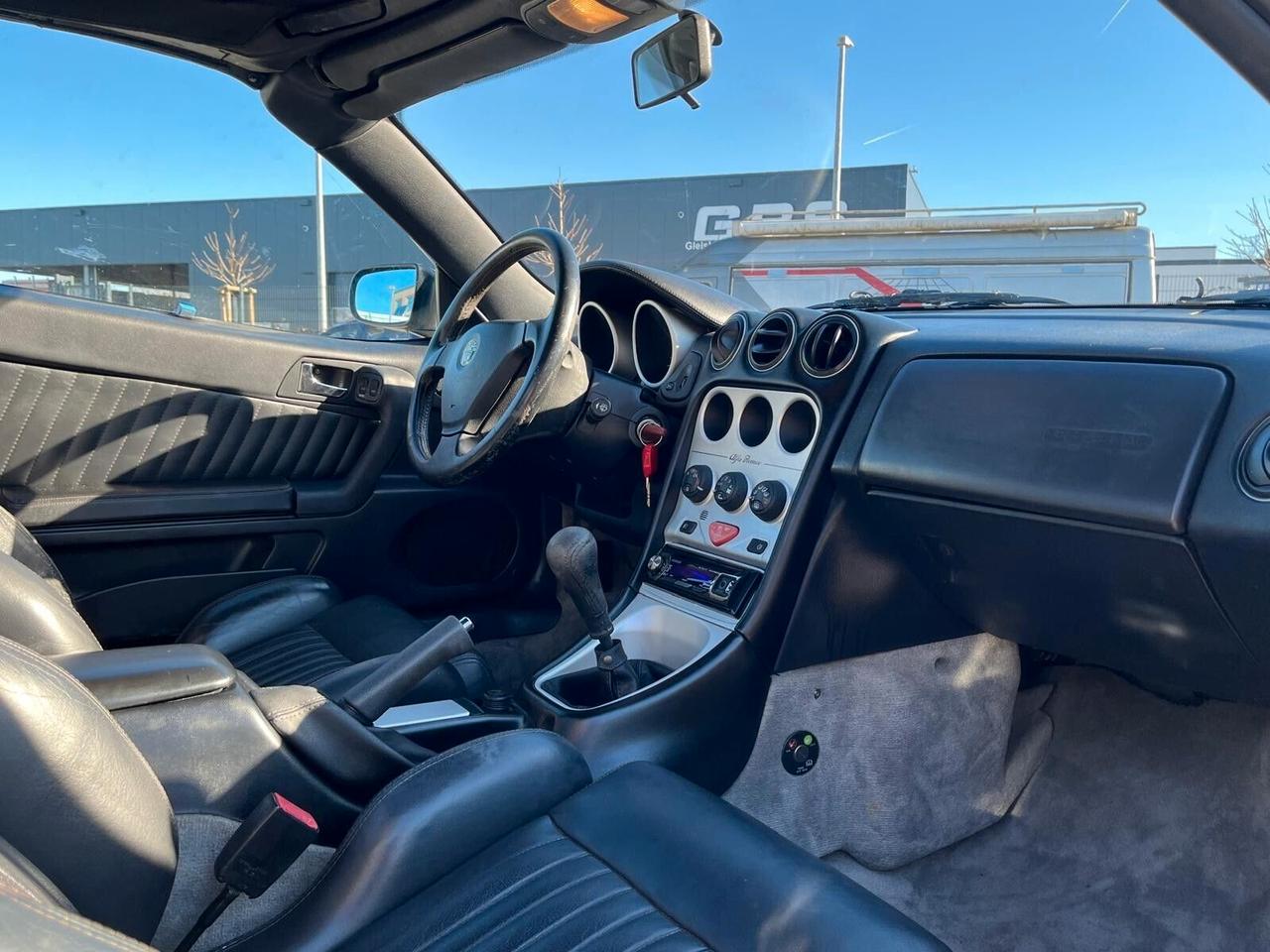 Alfa Romeo GTV Spider 2.0i 16V Twin Spark cat L