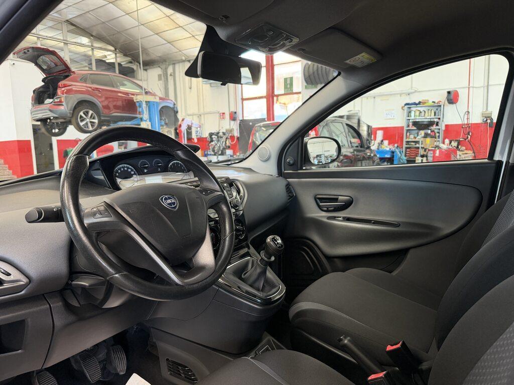 Lancia Ypsilon 5 Porte 1.2 Silver