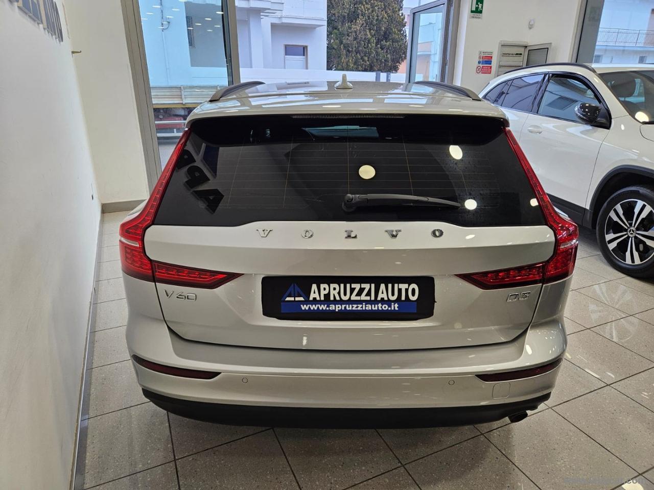 VOLVO V60 D3 AWD Geartronic Momentum