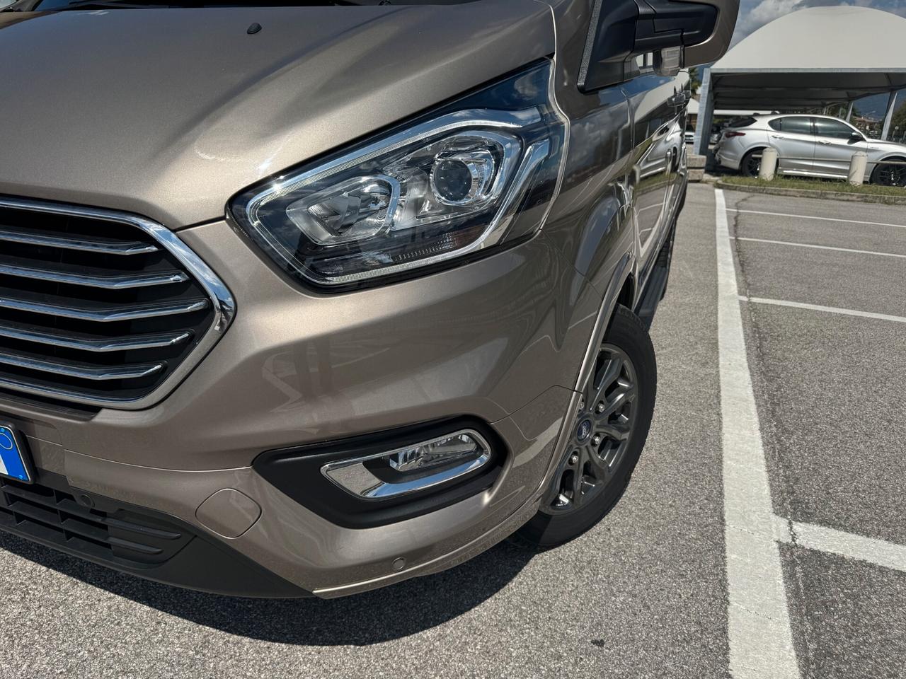 Ford Tourneo Custom Tit. 2.0MHVE 130CV PassoC. 8p
