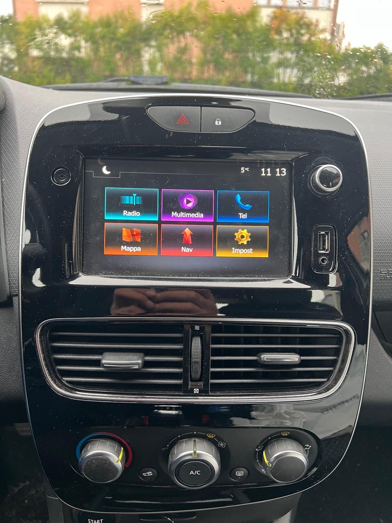 Renault Clio TCe 12V 90 CV GPL 5 porte Moschino Intens