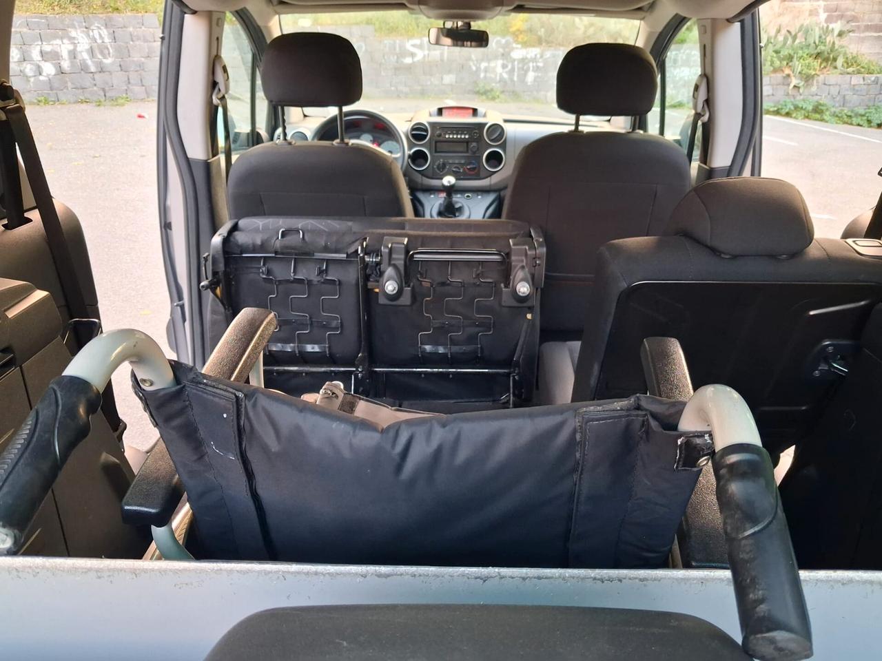 Peugeot Partner Pianale ribassato con rampa disabili in carrozzina