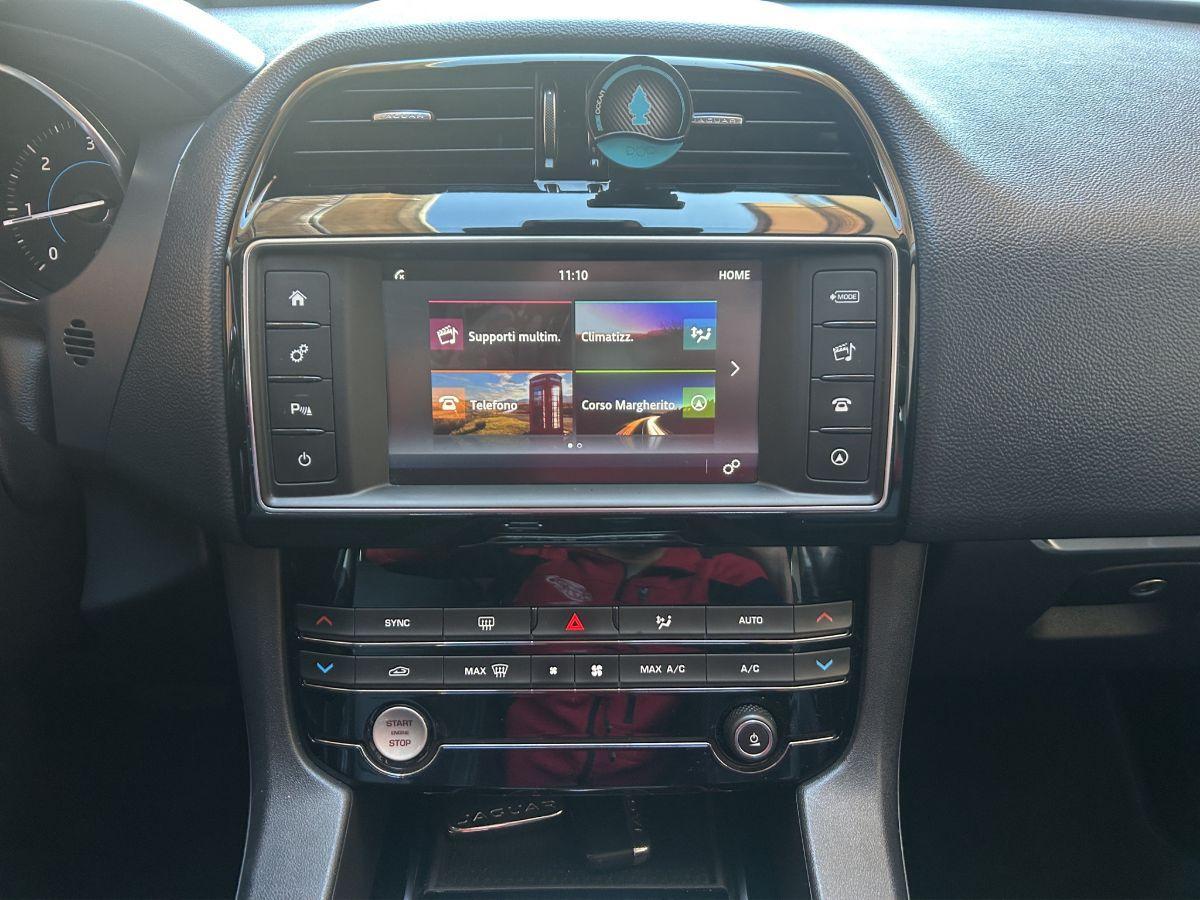 JAGUAR - F-Pace - 2.0 D 180 CV aut. R-Sport