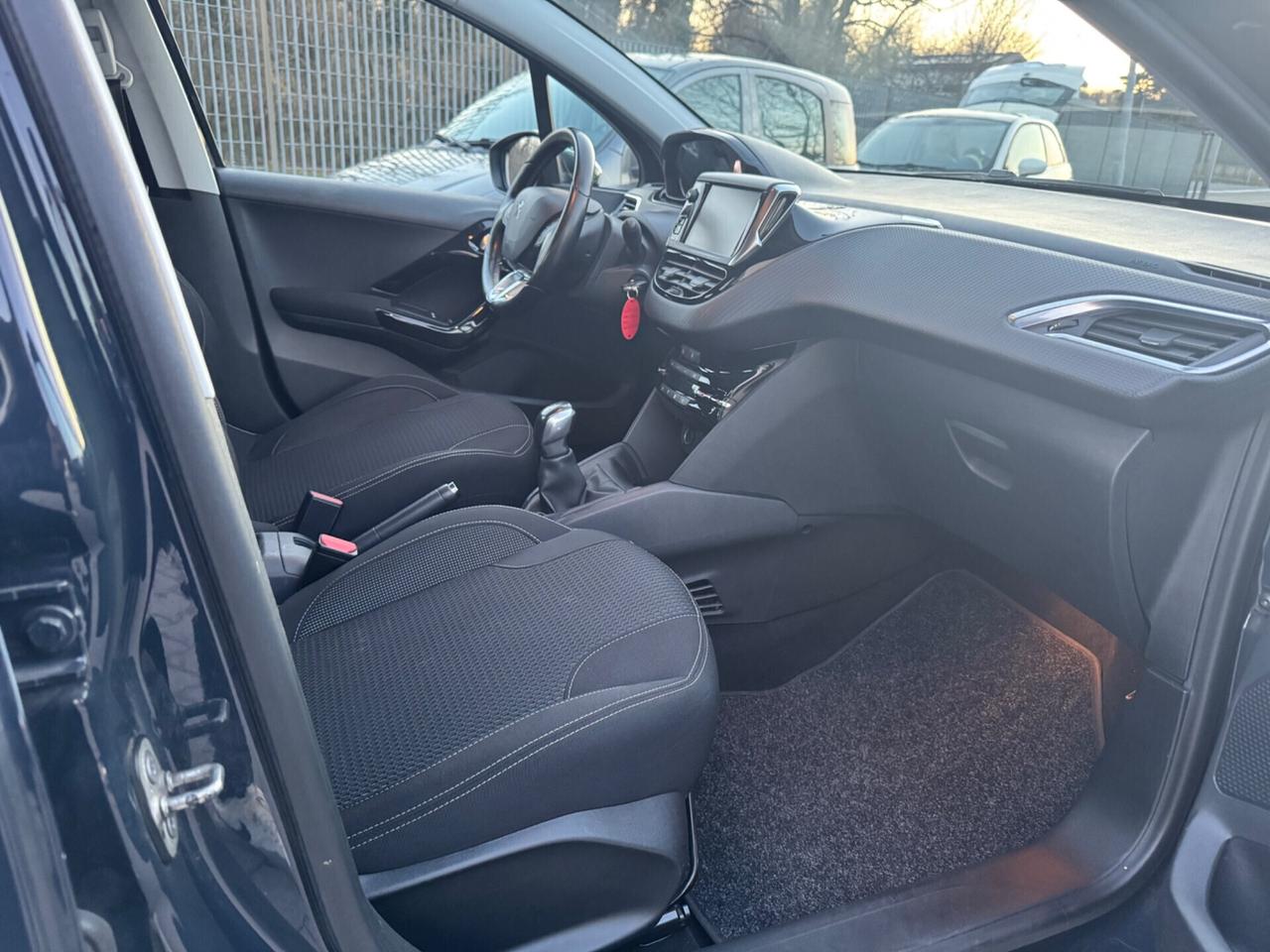 Peugeot 208 PureTech 82 5 porte Allure