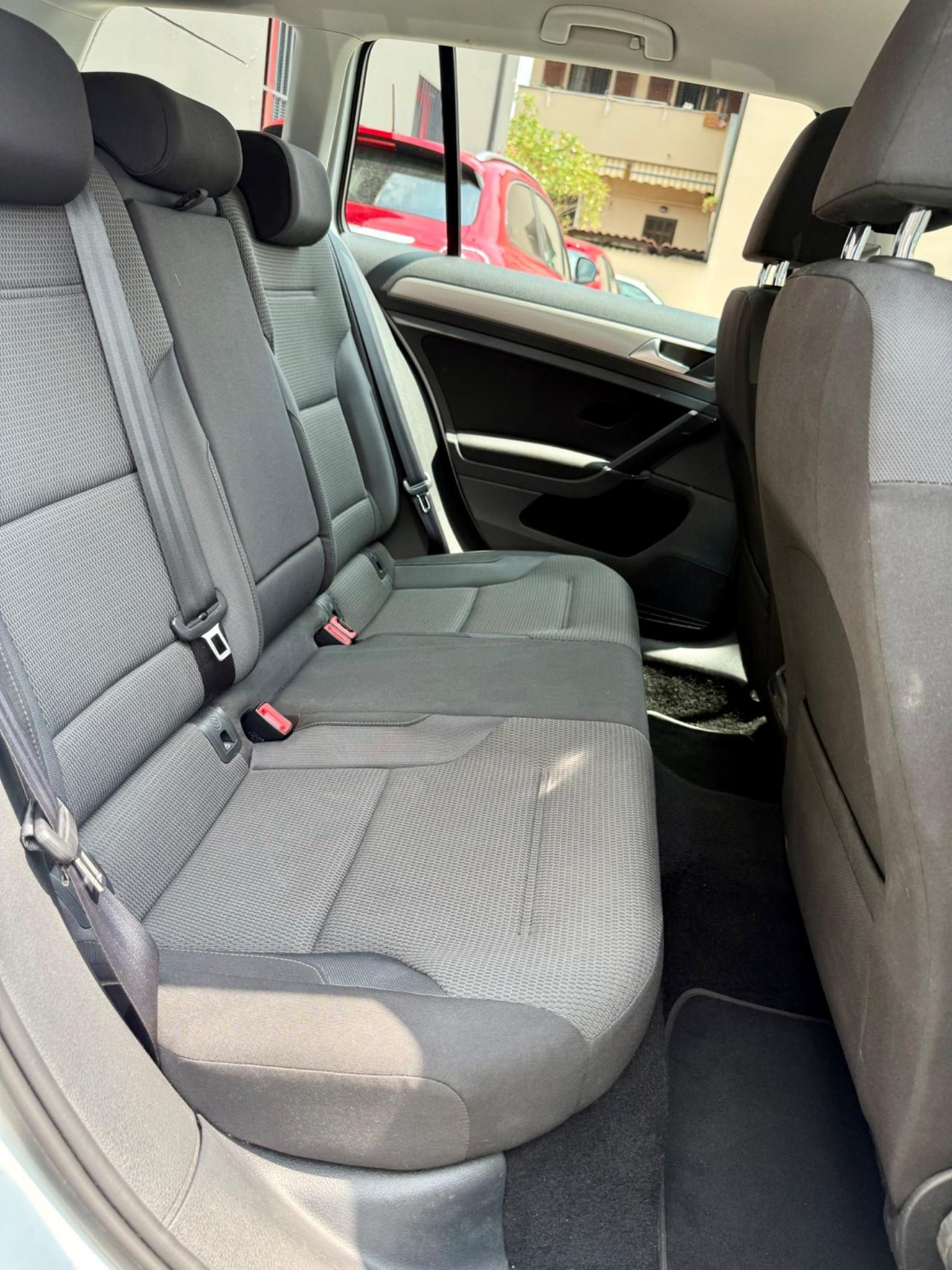 Volkswagen Golf 7 Variant Business 1.6 TDI 105 CV