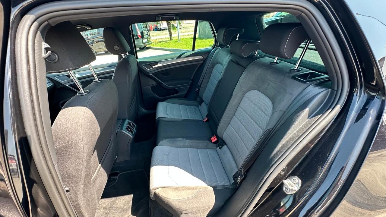 Volkswagen Golf 1.6 TDI 110 CV 5p. Sport R-LINE / KM CERTIFICATI