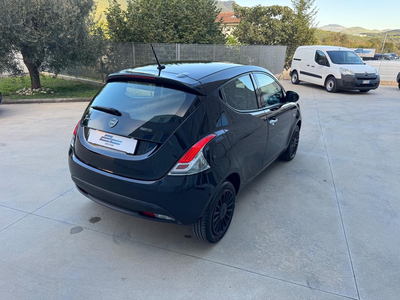 Ypsilon 1.0 FireFly 5 porte S&S Hybrid Silver