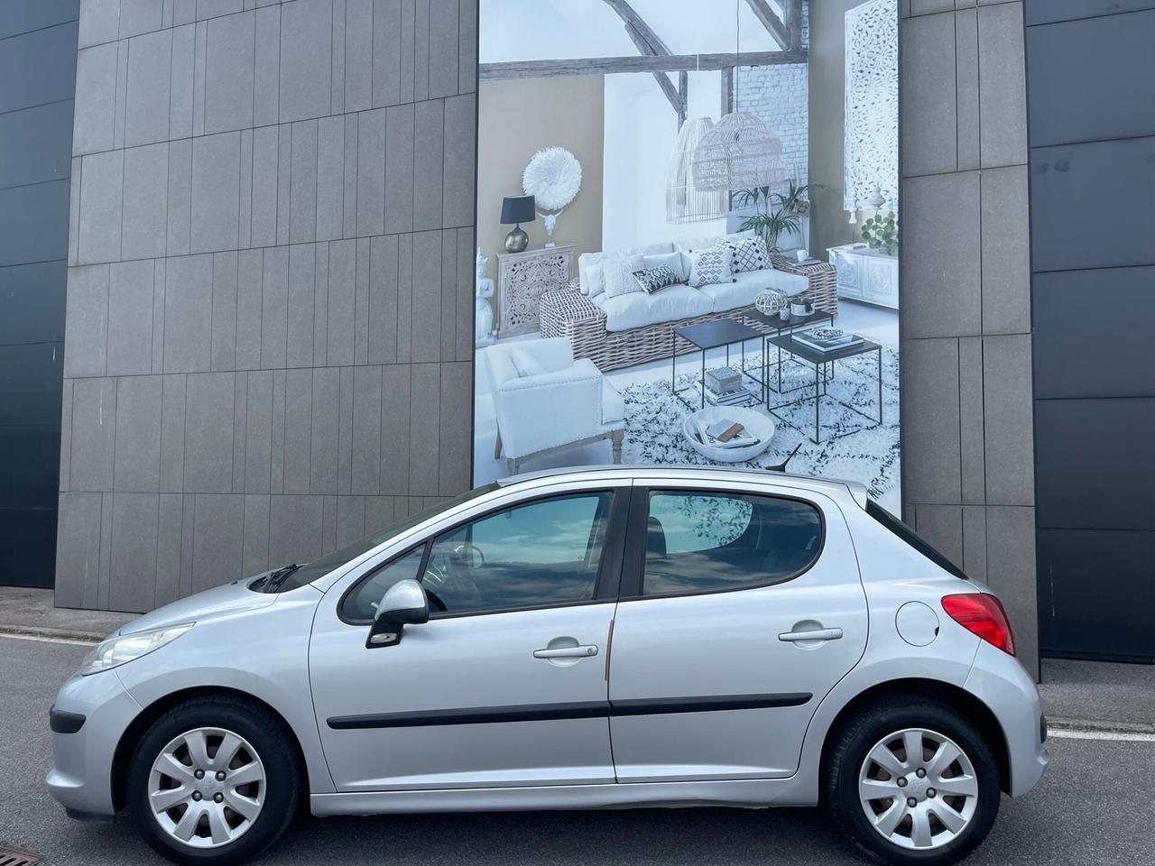 Peugeot 207 1.4 8V 75CV 5p. Energie Sport
