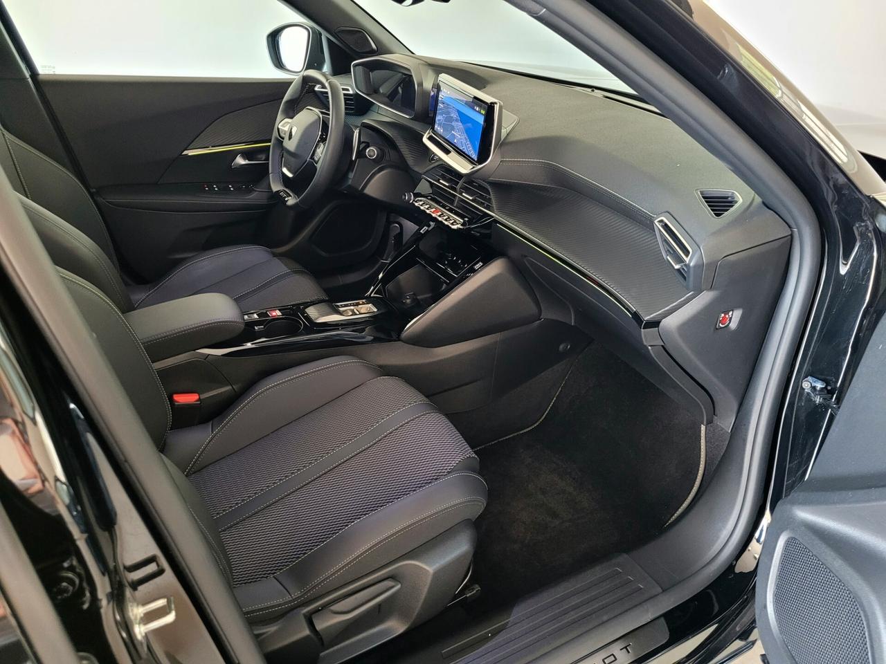1.2 GT AUT. ACC LED CARPLAY RETROCAMERA