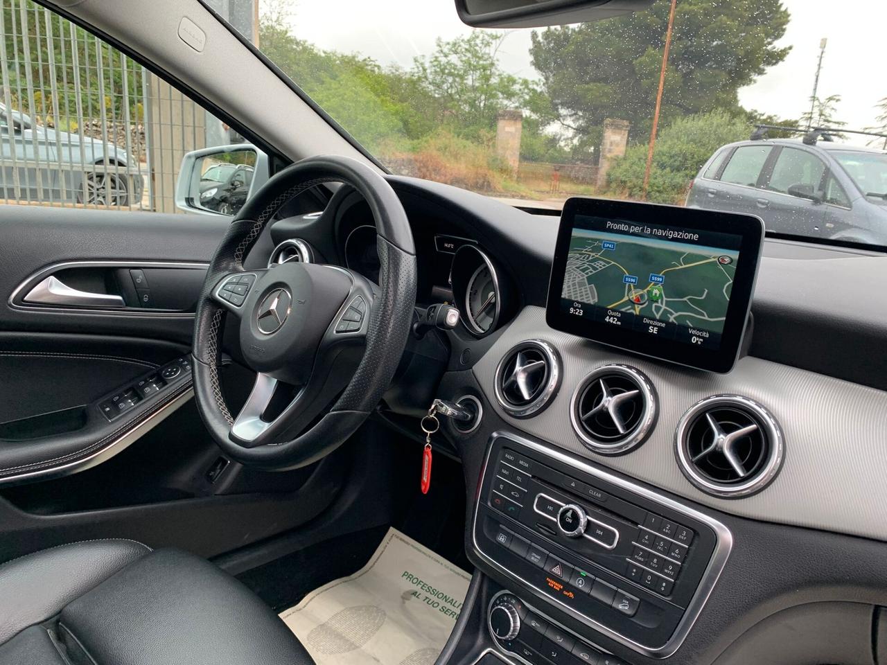 Mercedes-benz GLA 200d 4Matic Premium - !! TETTO !!
