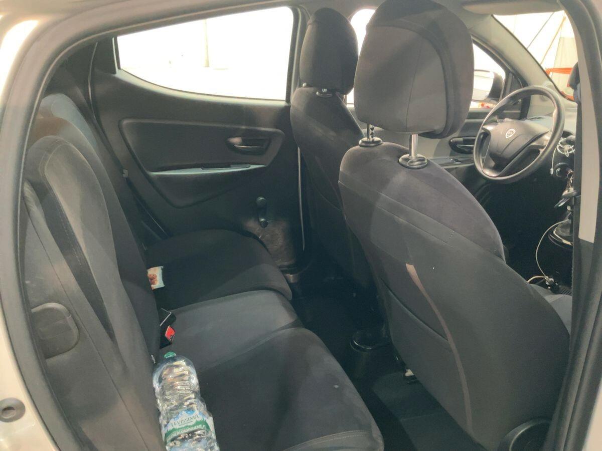 Lancia Ypsilon 1.2 69 CV 5 porte Silver