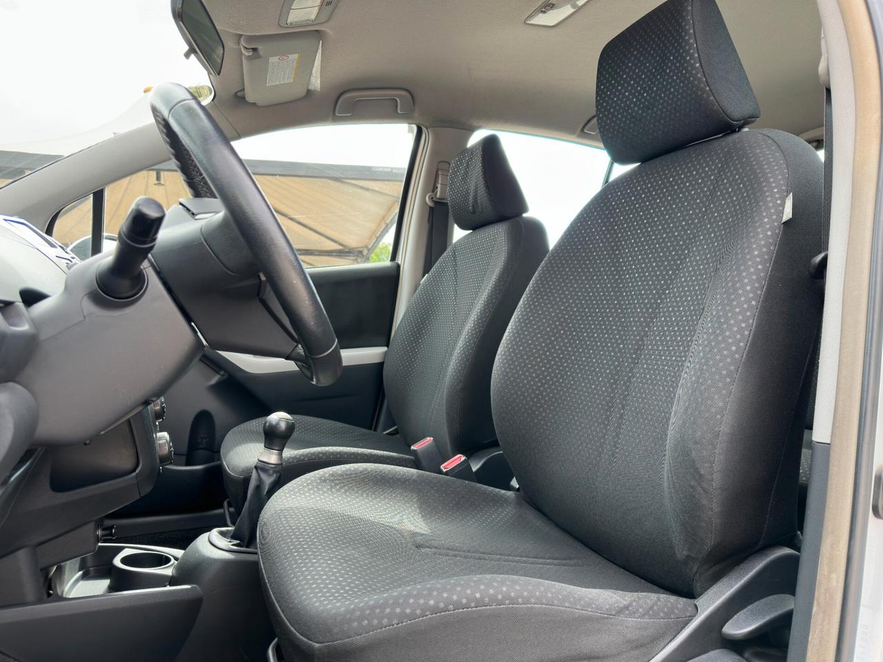 TOYOTA Yaris 1.0 5 porte Sol