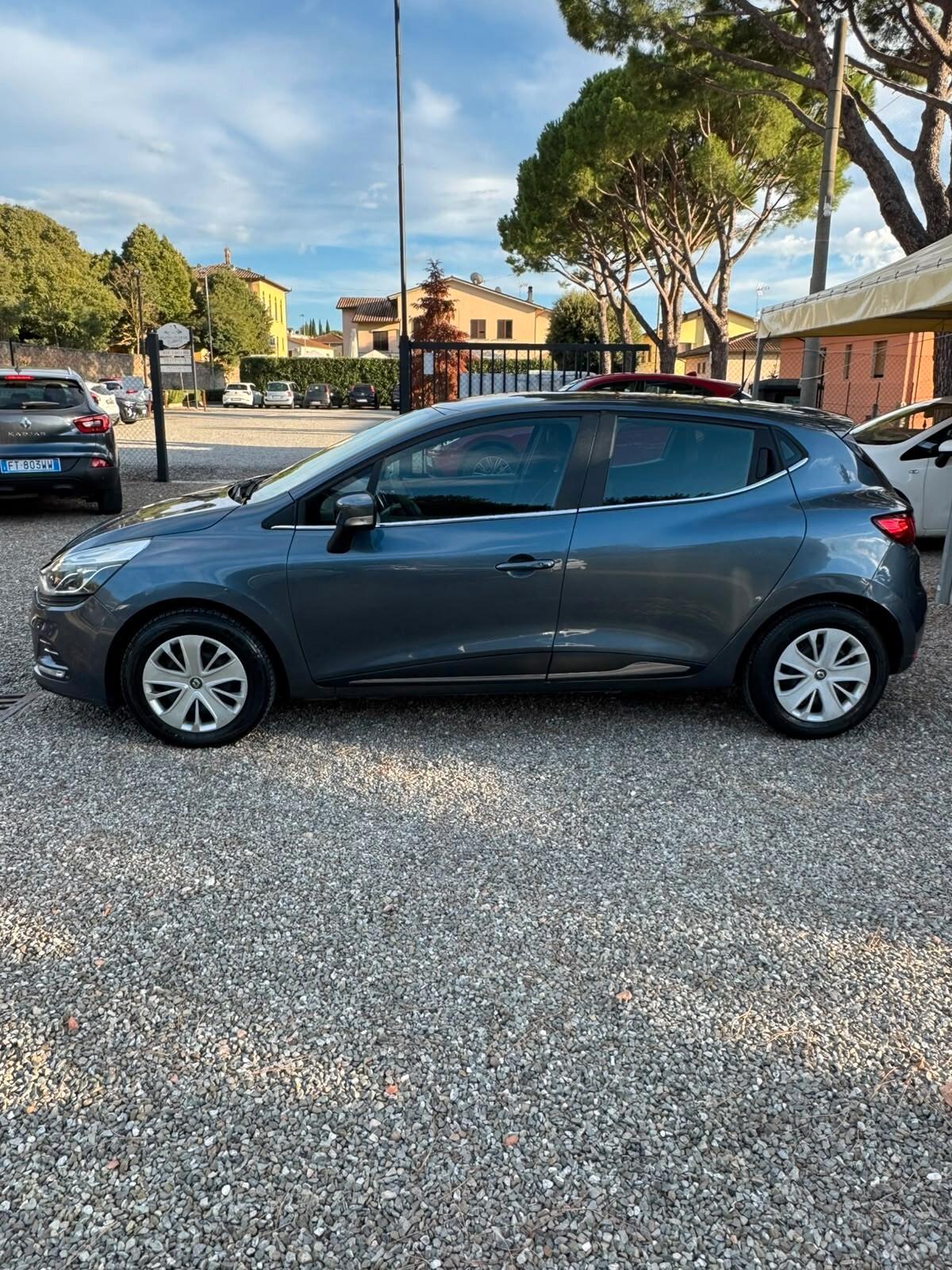 Renault Clio 1.2 75CV 5 porte Zen
