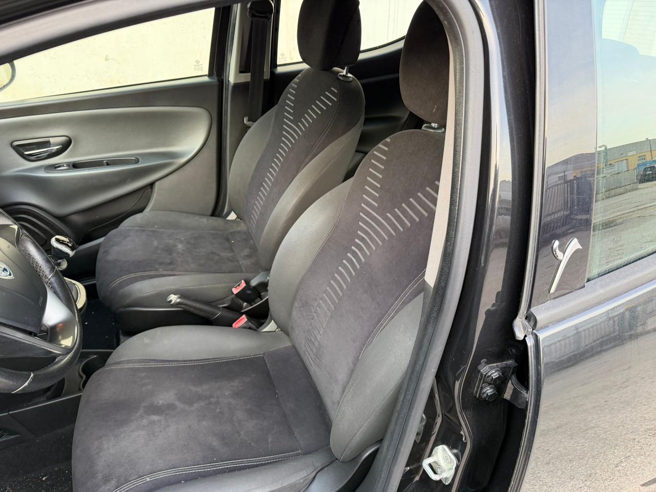 LANCIA Y 1.2 Platinum VENDUTA abbinata con CLASSE B