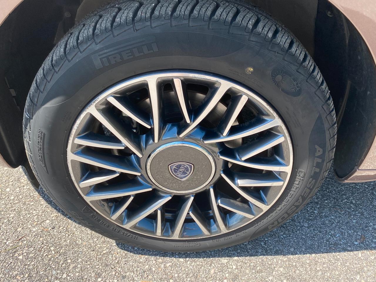 Lancia Ypsilon 1.2 69 CV 5 porte Elle