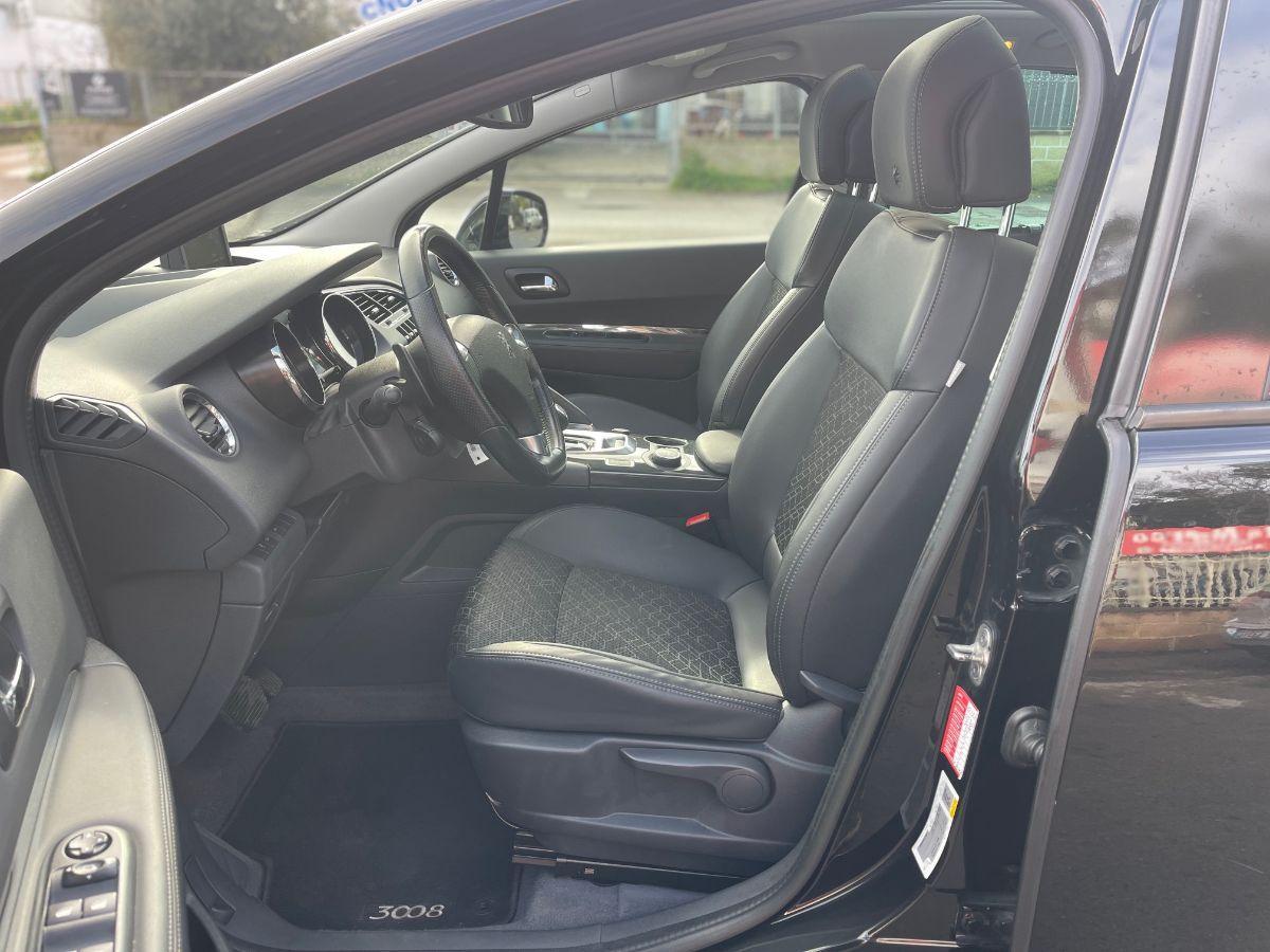 PEUGEOT - 3008 - HYbrid4