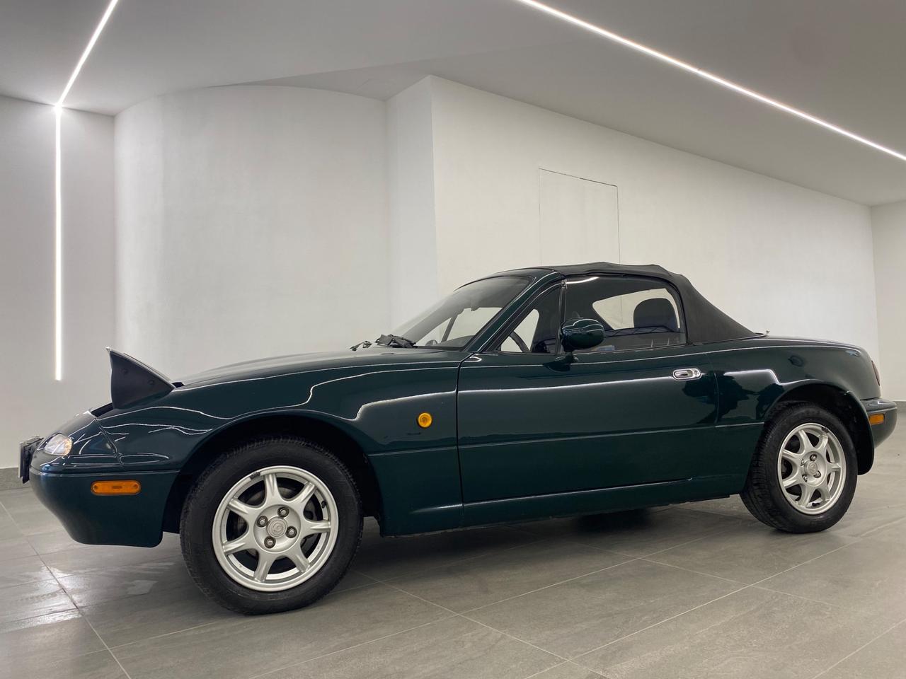 Mazda MX-5 1.6i 16V cat