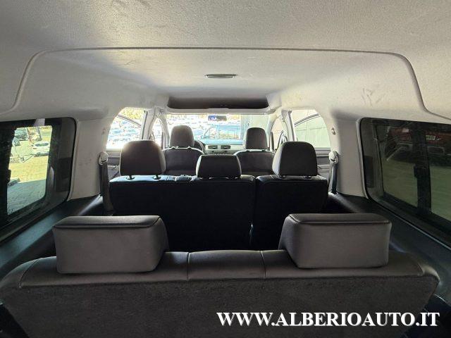 VOLKSWAGEN Caddy 2.0 TDI 102 CV DSG Highline Maxi *7 POSTI*