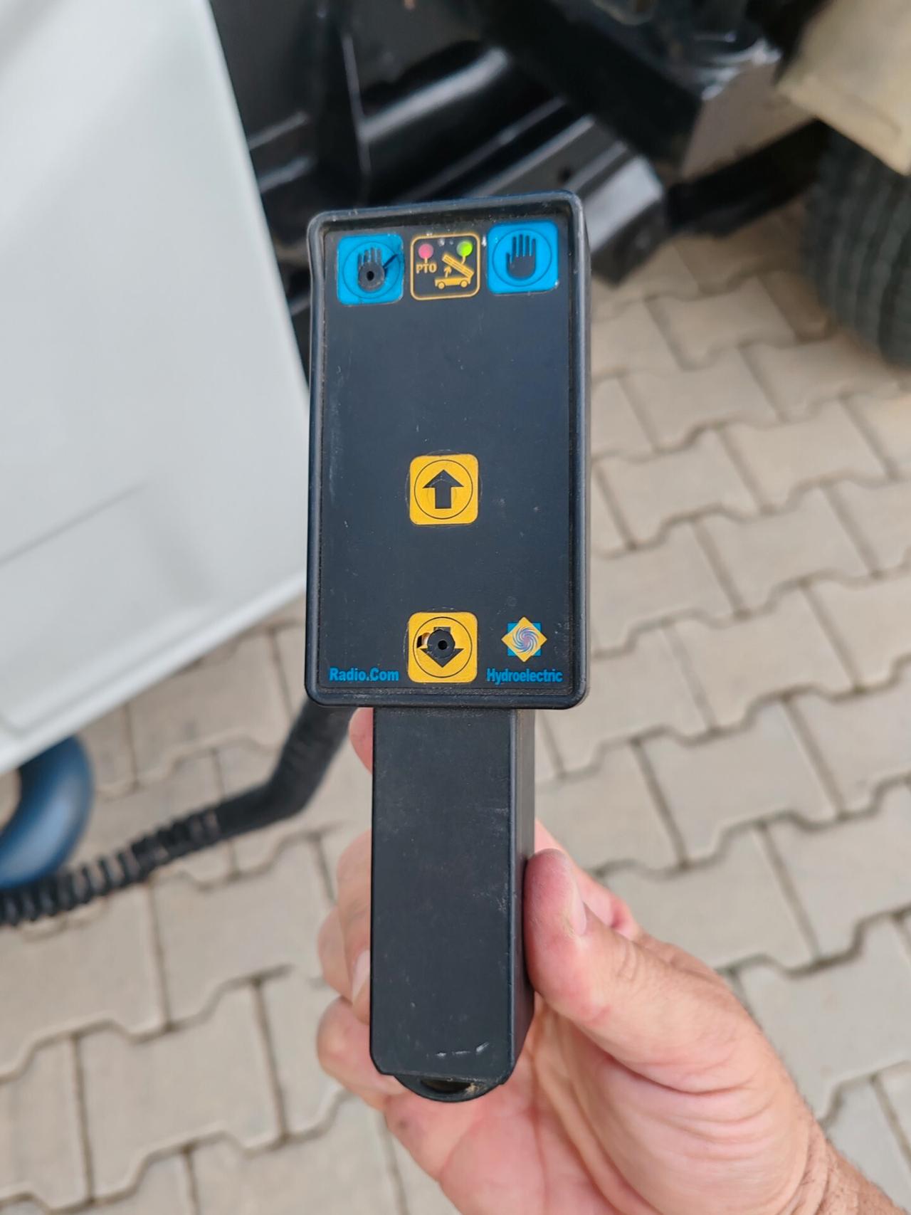 Mahindra Bolero Pk RIBALTABILE TRILAT