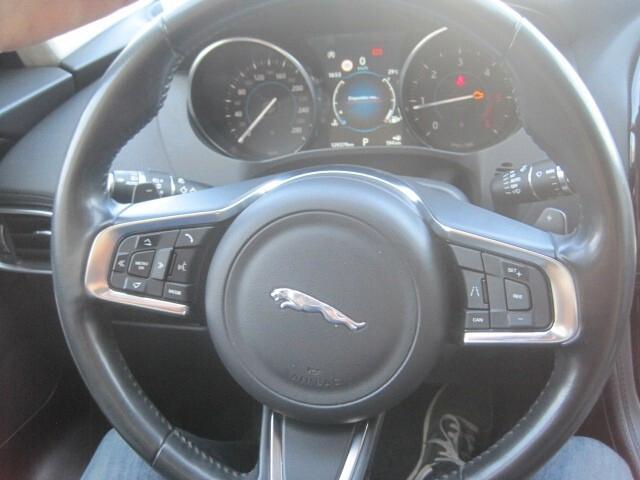 Jaguar F-Pace 2.0 D 180 CV AWD aut. Prestige