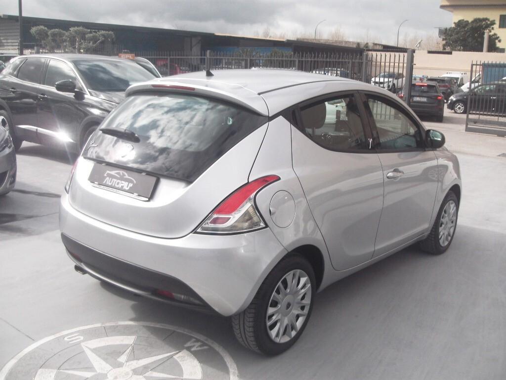 Lancia Ypsilon 1.2 69 CV 5 porte Gold
