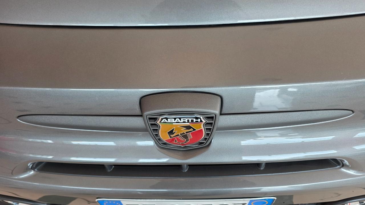 Abarth 500 C 1.4 Turbo T-Jet MTA Bicolore da €150/mese