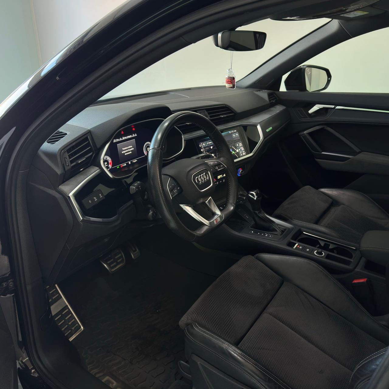 Audi Q3 Sportback 35 TDI S-Tronic S-Line Edition Identity Black