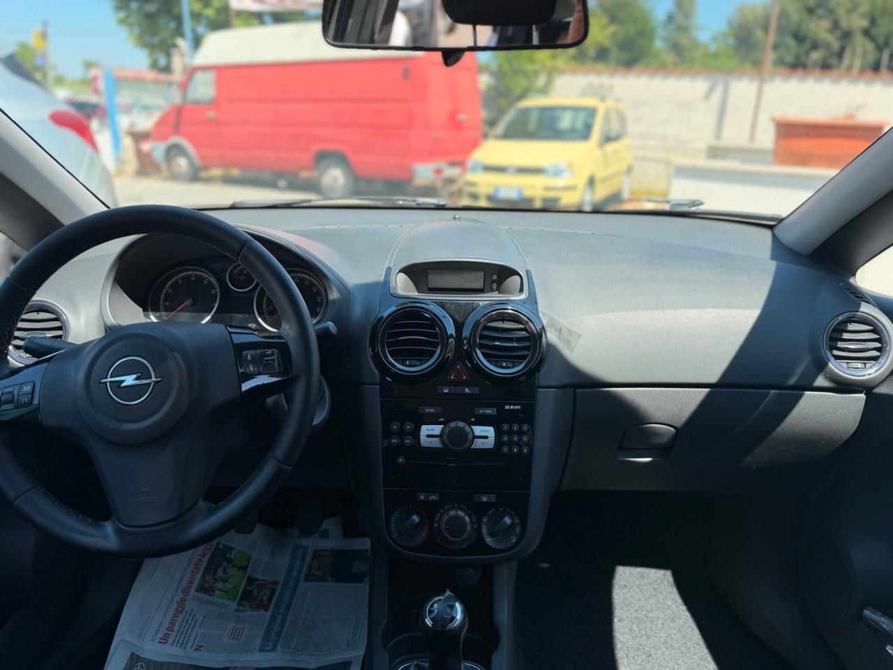 Opel Corsa 1.2 5 porte Club