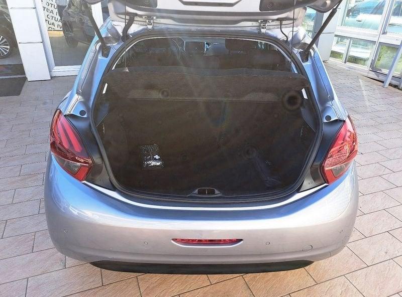 Peugeot 208 PureTech 82 5 porte Signature