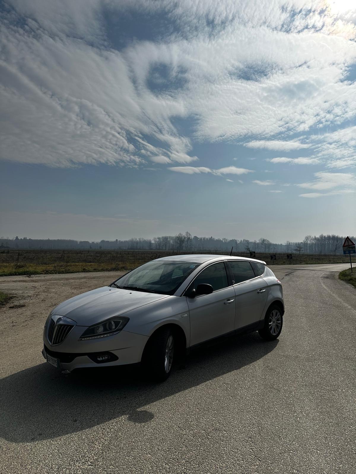 Lancia Delta 1.6 MJT DPF Selectronic Argento