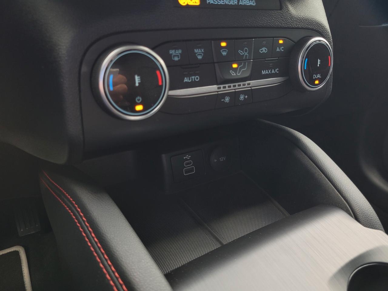Ford Kuga 2.0 D ST-LINE AUT. CARPLAY FULL-LED NAVIGATORE