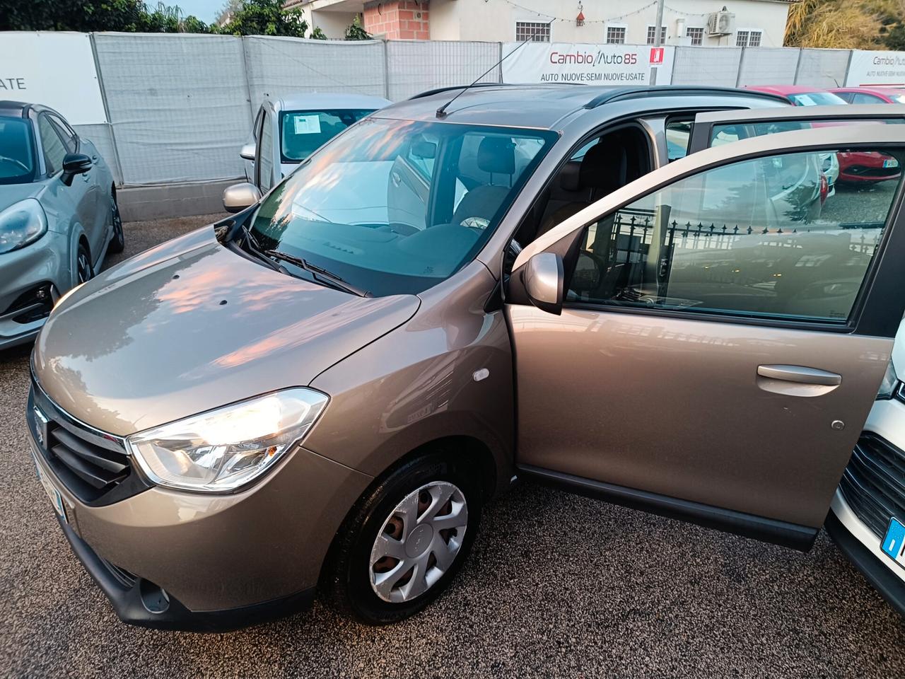 Dacia Lodgy 1.6 8V 85CV 5 posti Lauréate