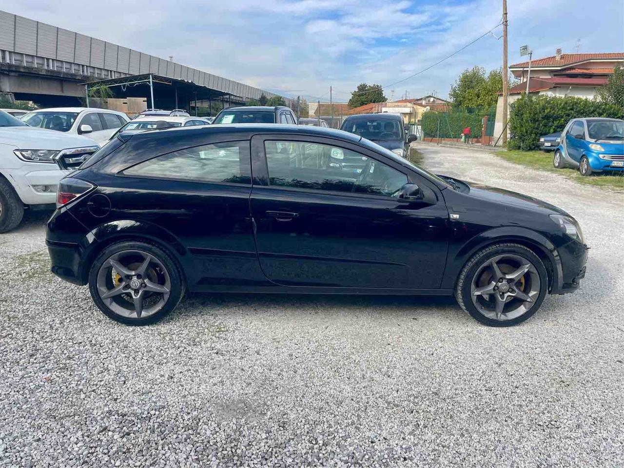 OPEL ASTRA GTC - 150 CV - SPORT