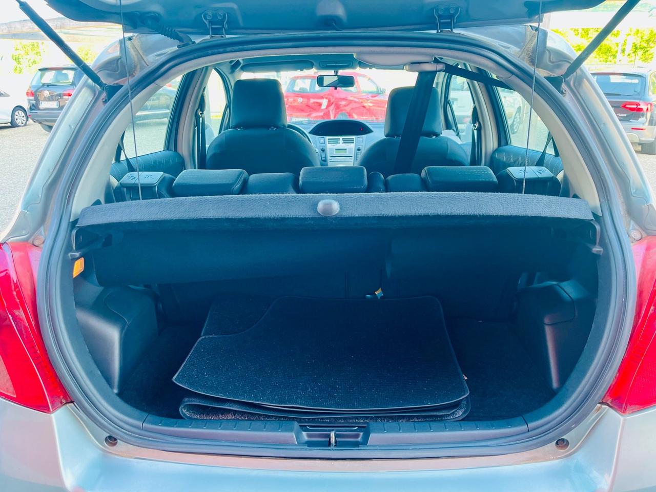 Toyota Yaris 1.0 5 porte