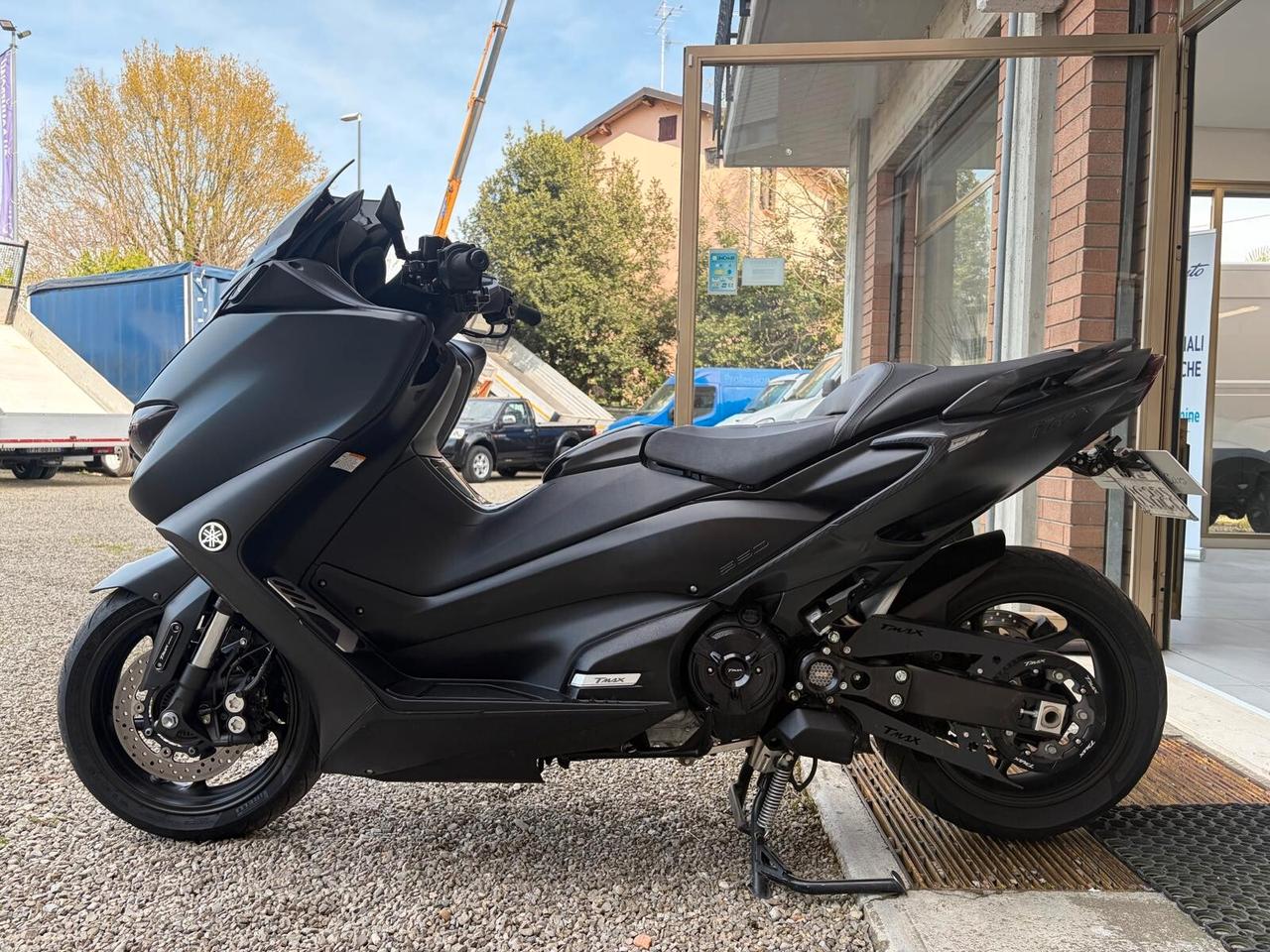 Yamaha TMAX 560 TOTAL BLACK PERMUTE