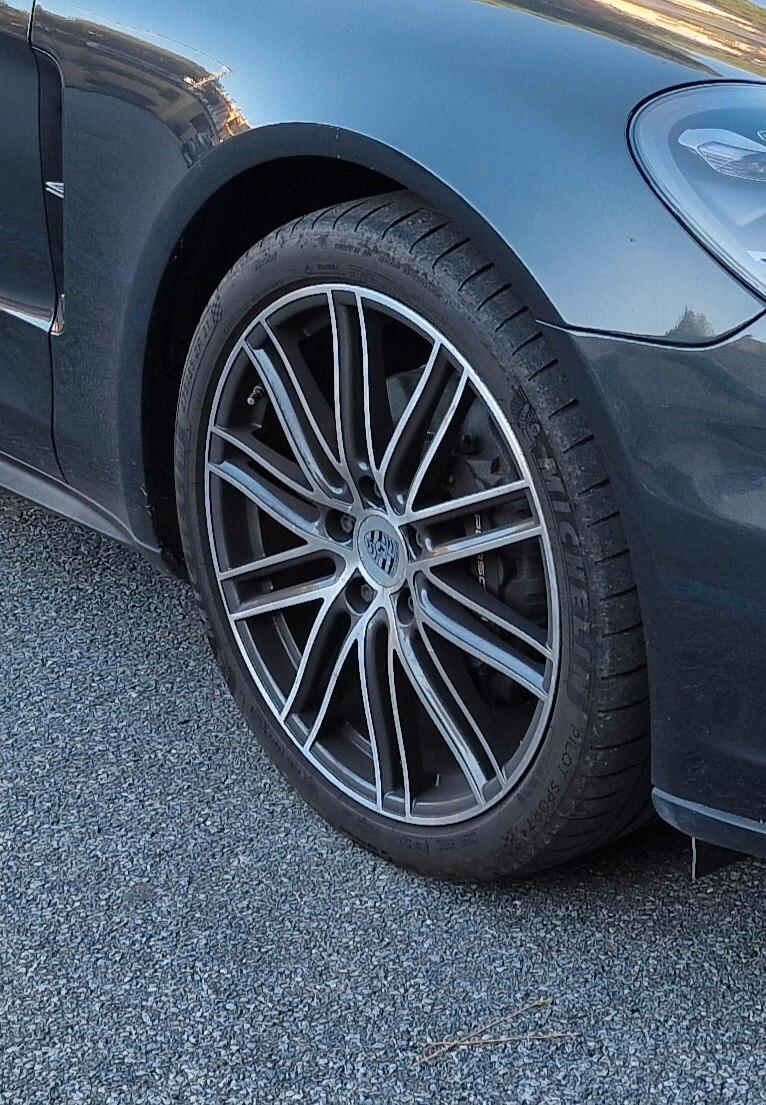 Porsche Panamera 2.9 4