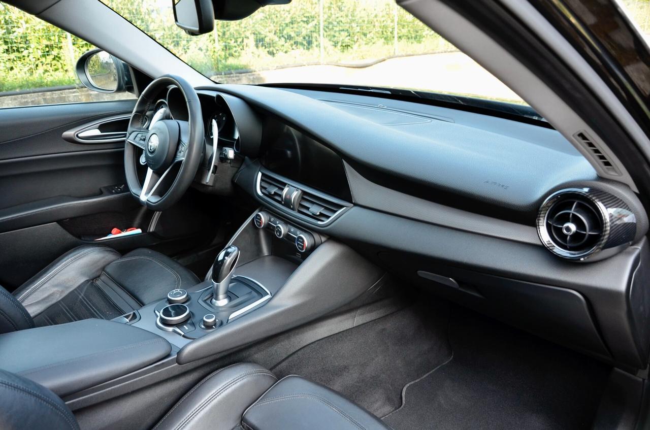 ALFA ROMEO GIULIA 2.2 TD VELOCE Q4 210cv AWD AUTO, UFF ITALIANA, TETTO, EURO 6B, NAVI, RETROCAMERA, 19", PERMUTE