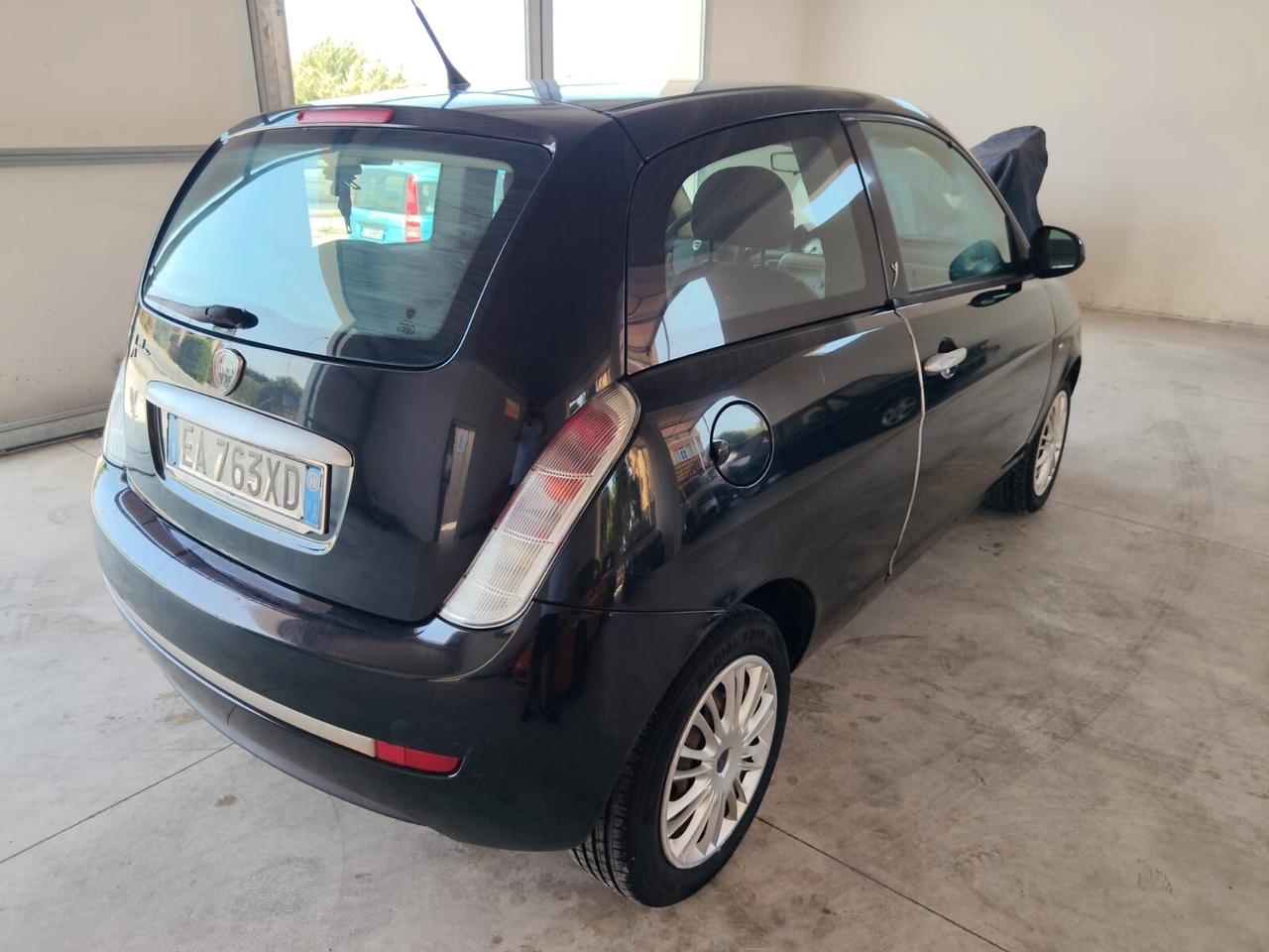 Lancia Ypsilon 1.2 Argento