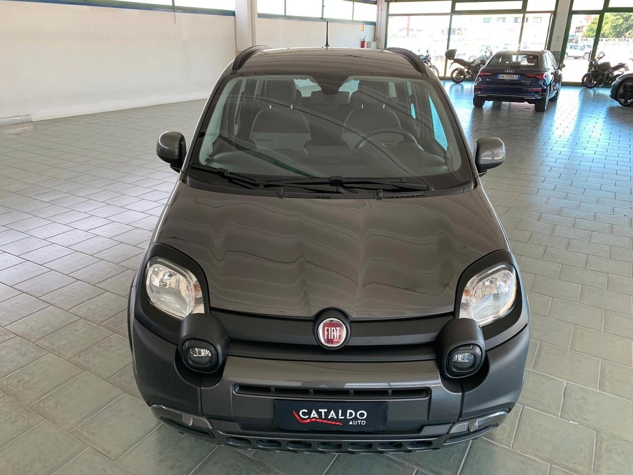 Fiat Panda 1.0 FireFly S&S Hybrid Cross Full