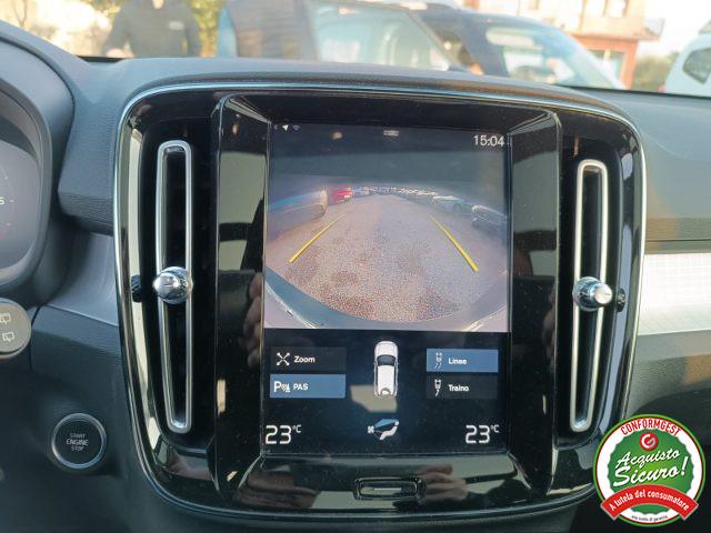 VOLVO XC40 D3 Momentum Navi Pelle Led Tetto Panoramico