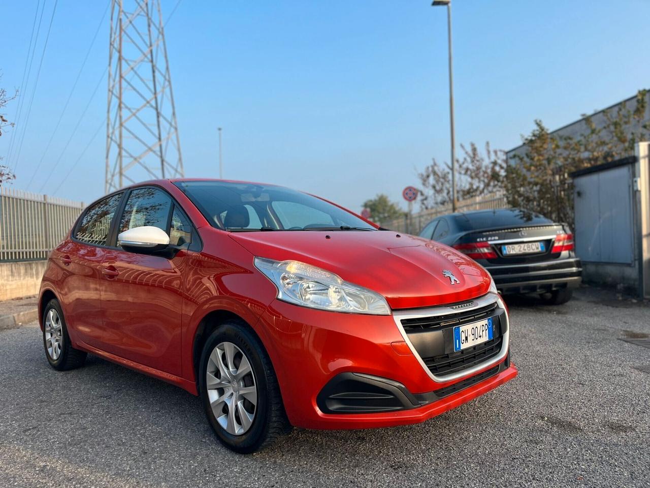 Peugeot 208 PureTech 68 cv x neopatentati