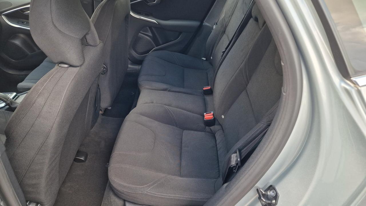 Volvo V40 D2 1.6 Summum